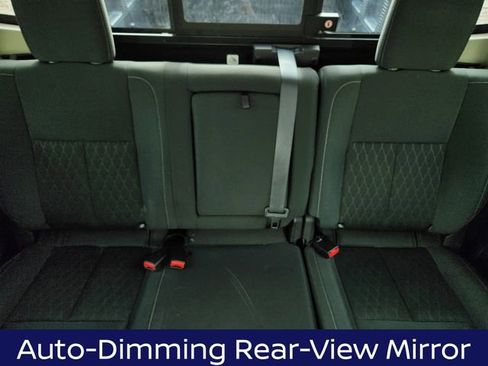 Used 2019 Nissan Titan SV w/ SV Convenience Package image 17