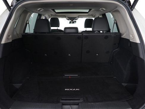 Used 2022 Nissan Rogue Platinum w/ Head-Up Display Package image 9