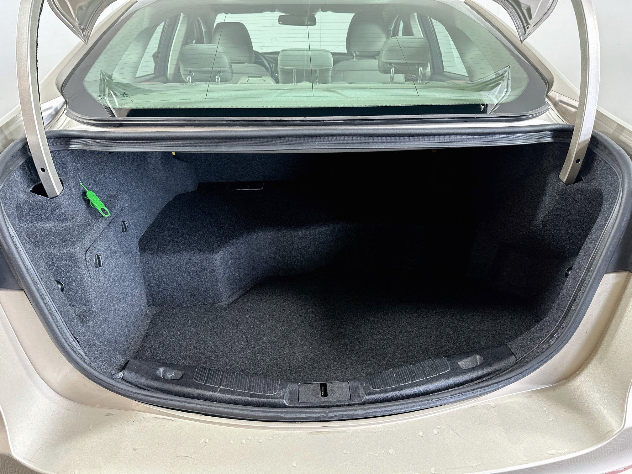 Used 2019 Ford Fusion SE FWD image 24