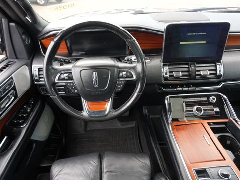 Used 2019 Lincoln Navigator Reserve image 20