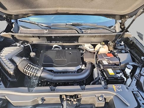 Used 2023 GMC Acadia SLE w/ Driver Convenience Package image 25