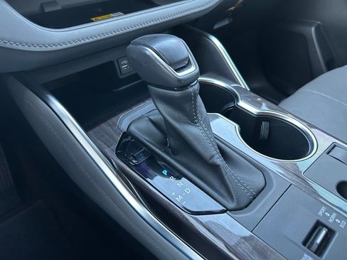 Used 2023 Toyota Highlander Limited image 28