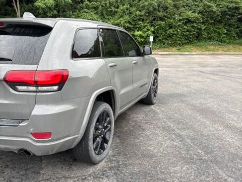 Used 2021 Jeep Grand Cherokee Laredo X AWD/4WD image 5