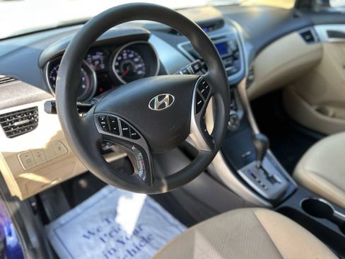 Used 2013 Hyundai Elantra GLS w/ Preferred Pkg FWD image 10