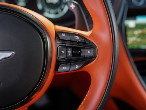 Used 2022 Aston Martin DBX image 30