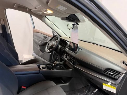 Used 2023 Nissan Rogue S AWD/4WD image 25