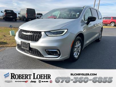 Used 2024 Chrysler Pacifica Touring-L
