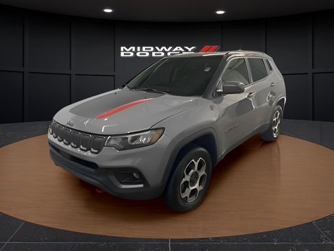 Used 2022 Jeep Compass Trailhawk w/ Trailhawk Convenience Group AWD/4WD image 1