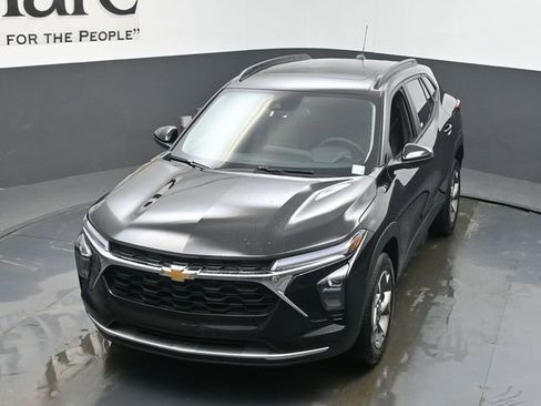 New 2026 Chevrolet Trax LT w/ Sunroof Package image 24