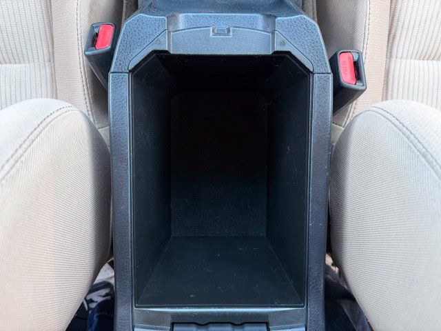 Used 2013 Toyota RAV4 XLE AWD/4WD image 29