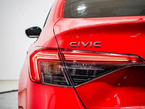 Used 2024 Honda Civic Sport image 9