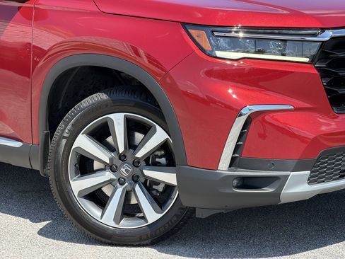 Used 2023 Honda Pilot Touring image 7