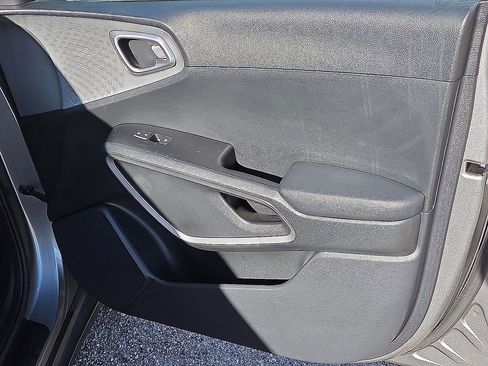 Used 2024 Kia Soul LX w/ Option Group 015 image 15