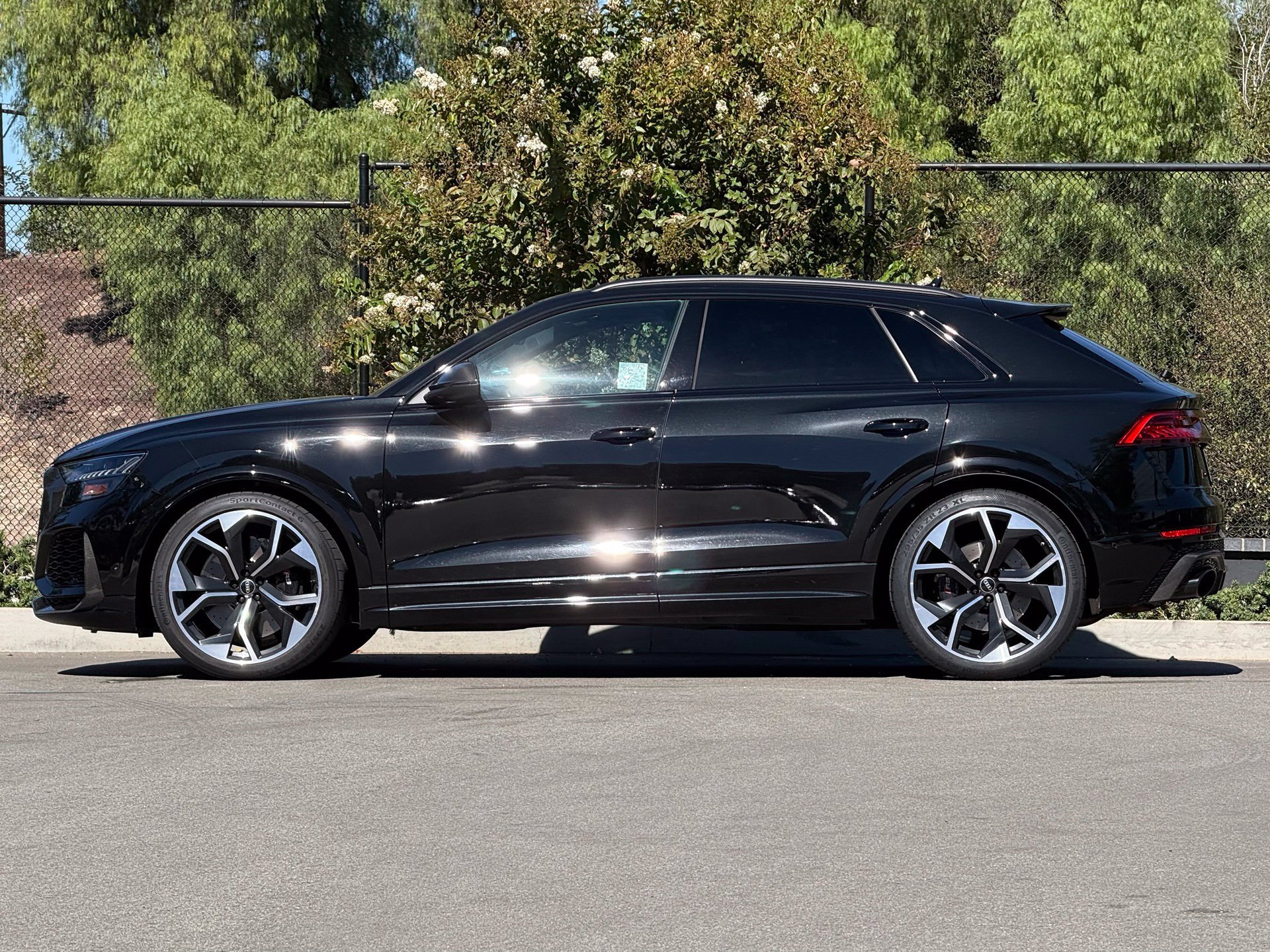 Used 2023 Audi RS Q8 AWD/4WD image 2