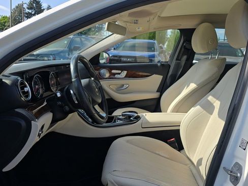 Used 2017 Mercedes-Benz E 300 4MATIC image 57