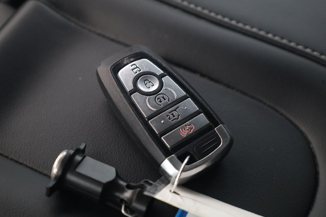 Used 2025 Ford Expedition Max Platinum AWD/4WD image 26