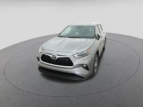 New 2026 Toyota Highlander XLE AWD/4WD image 16