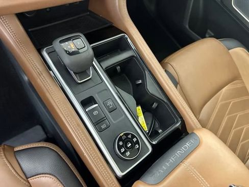 Used 2023 Nissan Pathfinder Platinum w/ Cargo Package image 20