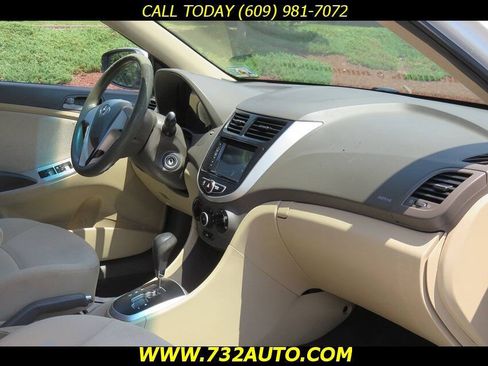Used 2012 Hyundai Accent GLS FWD image 5