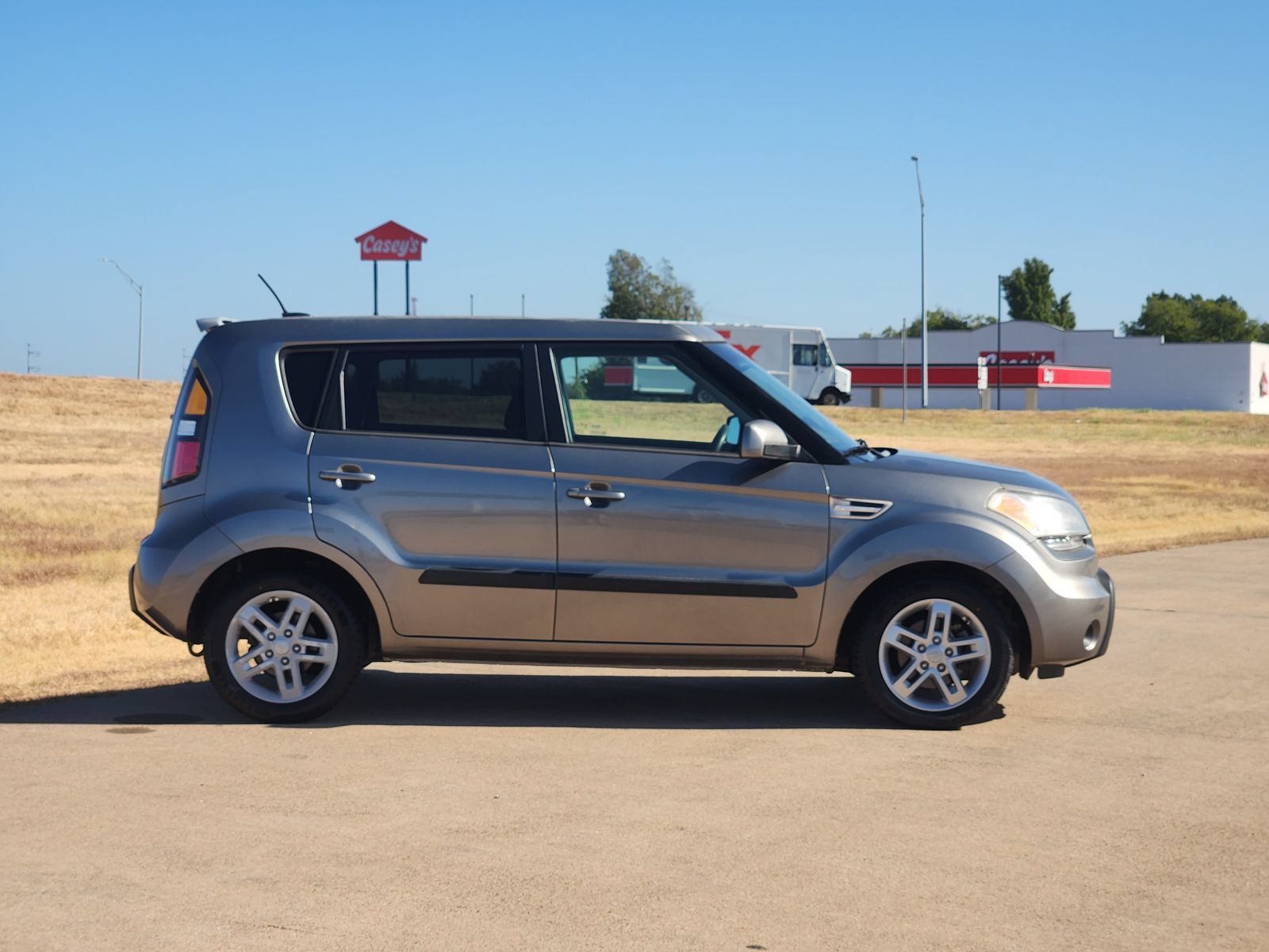 Used 2011 Kia Soul + w/ Audio Pkg FWD image 7