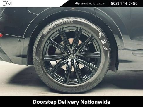 Used 2023 Audi SQ8 Prestige AWD/4WD image 43