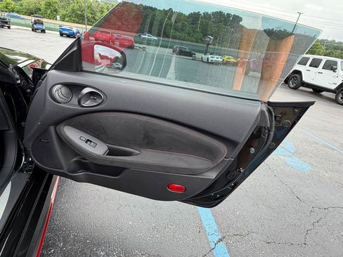Used 2020 Nissan 370Z NISMO RWD image 30