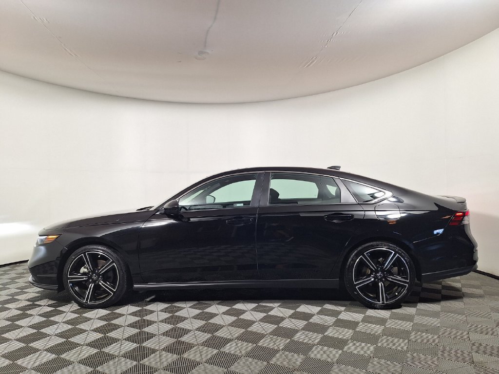 Used 2025 Honda Accord Sport image 8