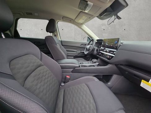New 2026 Nissan Pathfinder SV image 24