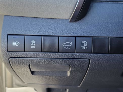 Used 2024 Toyota Camry SE image 17