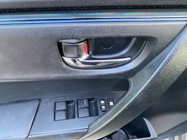 Used 2019 Toyota Corolla SE FWD image 17