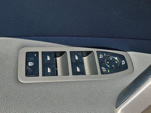 New 2026 BMW iX xDrive60 w/ Executive Package image 29