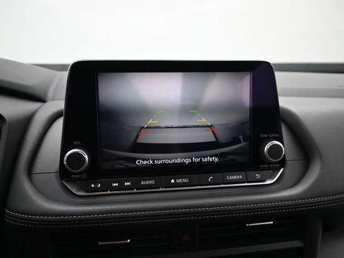 Used 2025 Nissan Rogue SV image 21