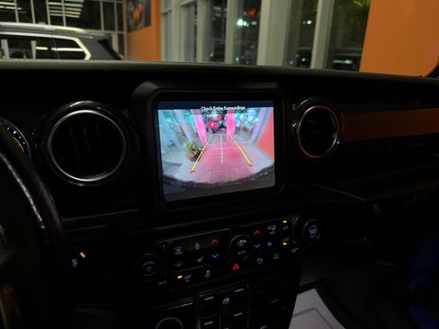 Used 2023 Jeep Wrangler Unlimited Rubicon 392 image 33