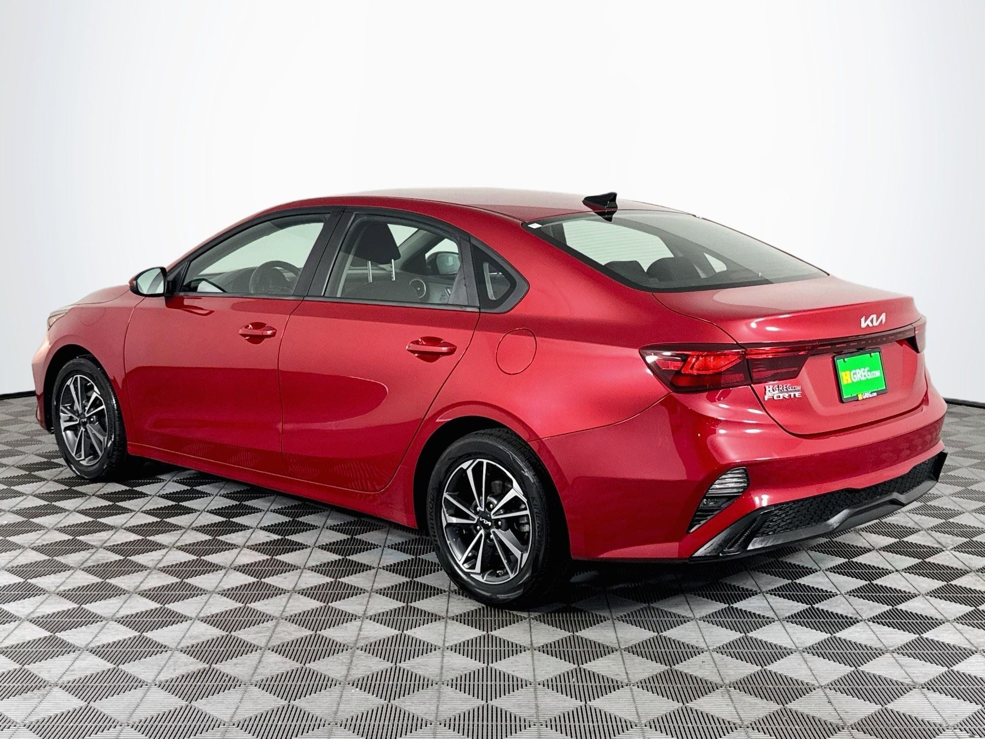 Used 2022 Kia Forte LXS FWD image 6