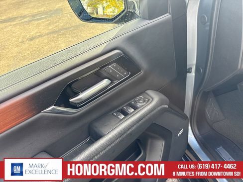 Used 2025 GMC Yukon Denali image 15