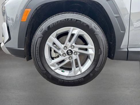 Certified 2025 Hyundai Tucson SE image 12