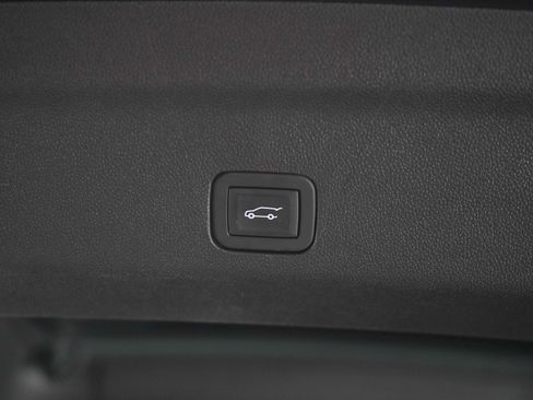 Used 2025 GMC Yukon XL Denali w/ Sun & Power Step Package AWD/4WD image 18
