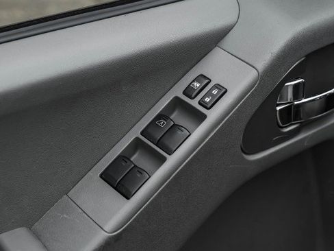 Used 2021 Nissan Frontier SV w/ Midnight Edition Floor Mats image 44