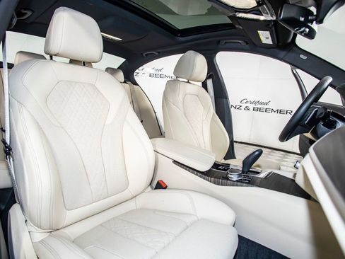 Used 2023 BMW 530e w/ Premium Package image 18