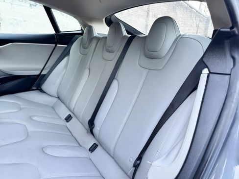 Used 2013 Tesla Model S image 16