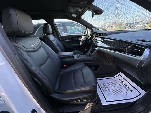 Used 2024 Cadillac XT6 Premium Luxury image 18