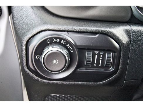 Used 2018 Jeep Wrangler Unlimited Sport S AWD/4WD image 22