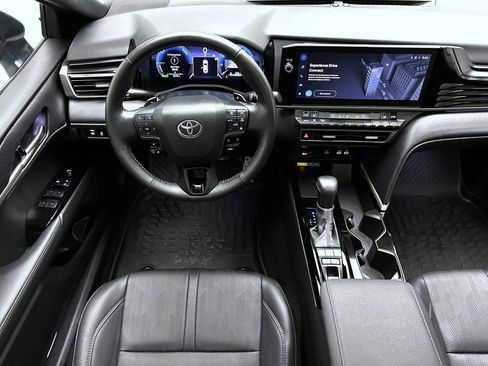 Used 2025 Toyota Camry XSE FWD image 14