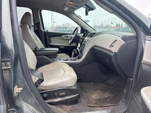 Used 2011 Chevrolet Traverse LTZ image 12