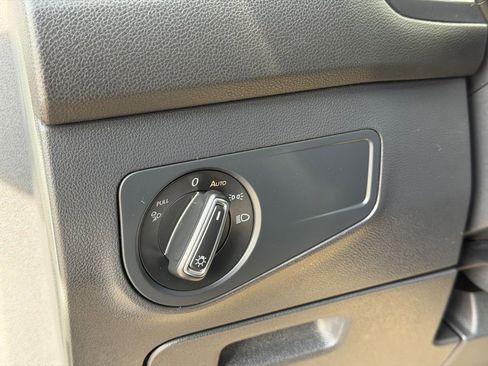 Used 2022 Volkswagen Tiguan SEL R-Line image 24