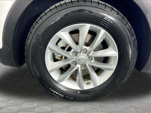 Used 2017 Kia Sorento LX FWD image 30