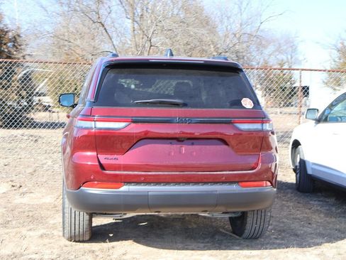New 2026 Jeep Grand Cherokee Altitude image 7