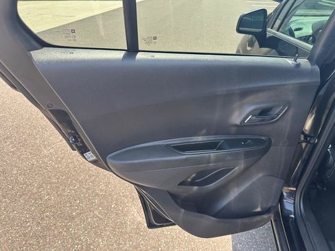 Used 2018 Chevrolet Trax LT w/ Redline Edition FWD image 13
