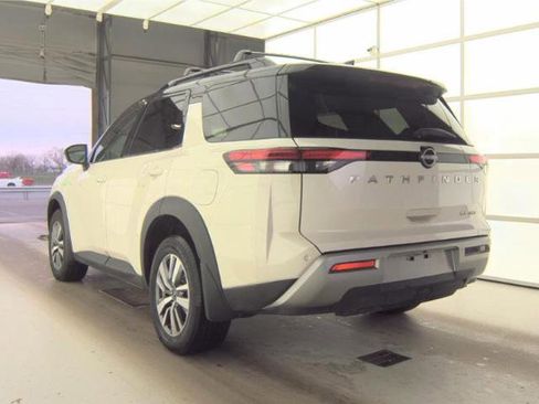 Used 2023 Nissan Pathfinder SL w/ Lighting Package (N92) image 4