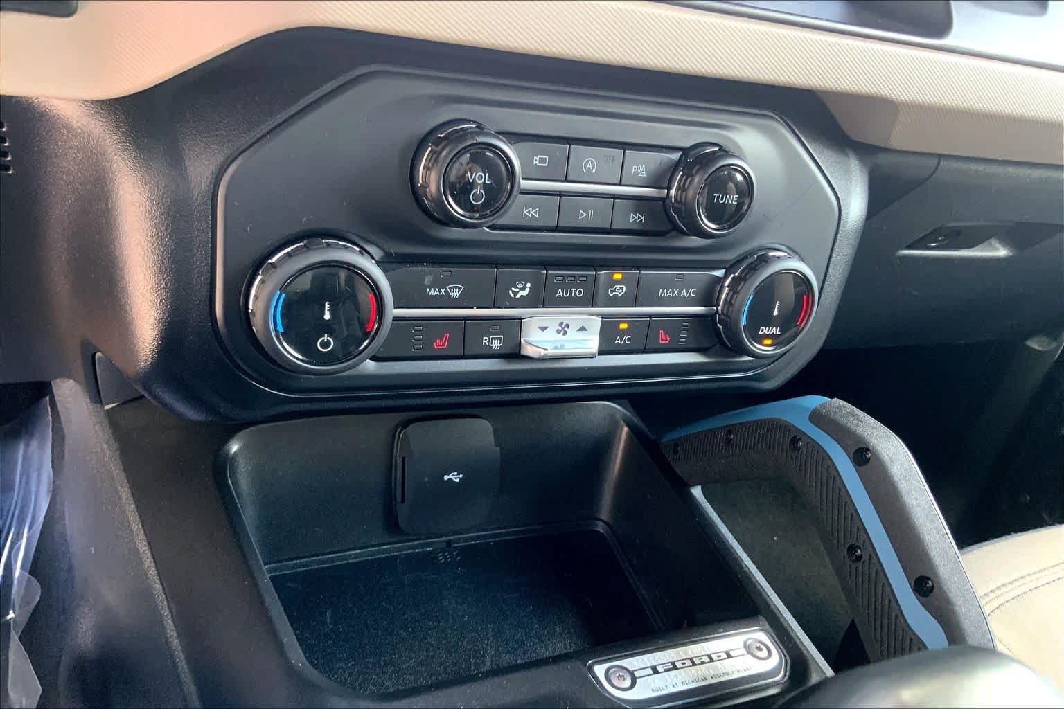 Used 2022 Ford Bronco Wildtrak AWD/4WD image 35